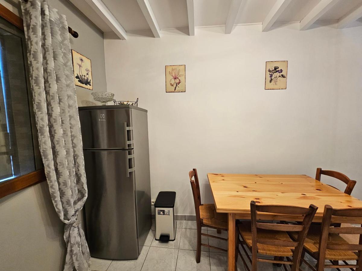 Les Oliviers Apartment Ansouis Exterior photo