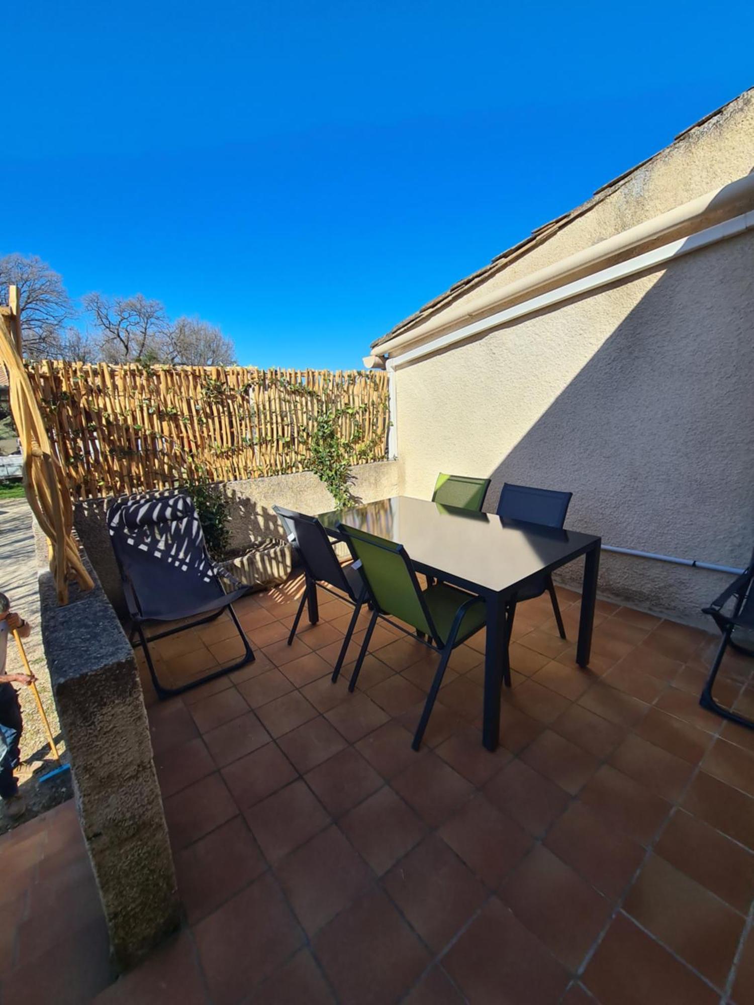 Les Oliviers Apartment Ansouis Exterior photo